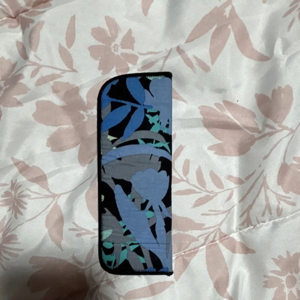 Vera Bradley Floral Soft Cloth Eyeglass Case Blue Black Green Gray for readers